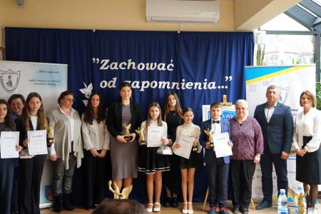 Konkurs poezji Elżbiety Stepskiej-Kot w szkole w Łękawicy