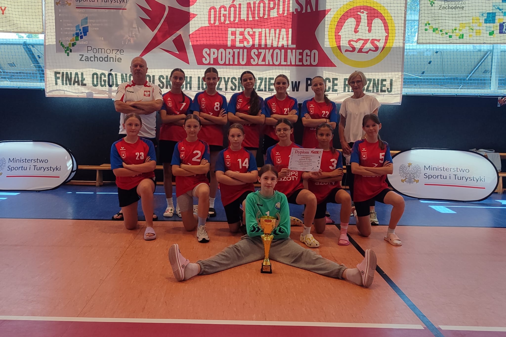 Zawodniczki ze Skrzyszowa w Finale Ogólnopolskim Igrzysk Dzieci w Piłce Ręcznej